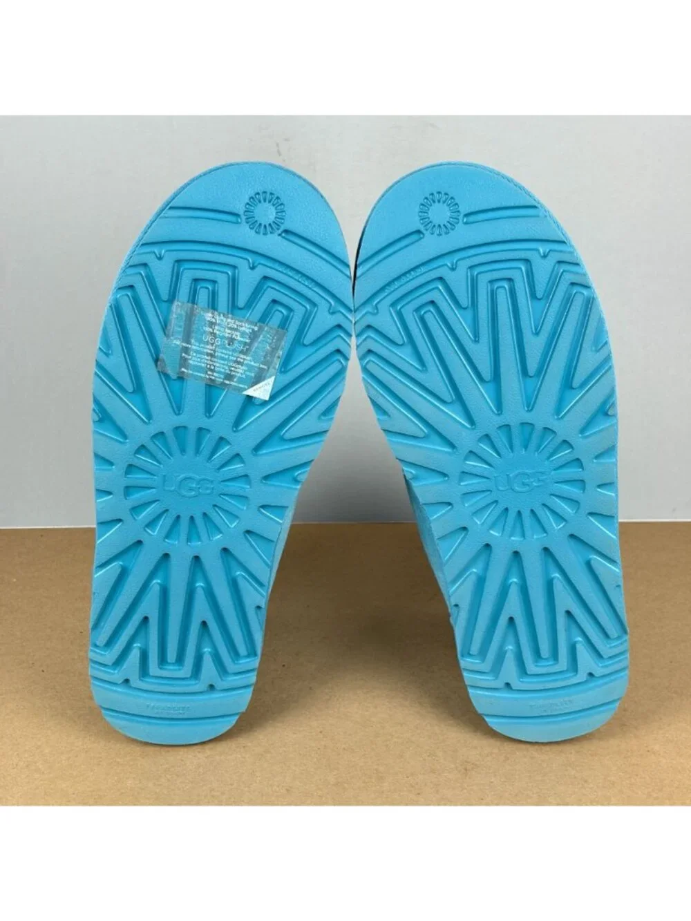 UGG Neumel Suede Chukka Boots Mens 10 Light Blue Wool Lined Lace Up